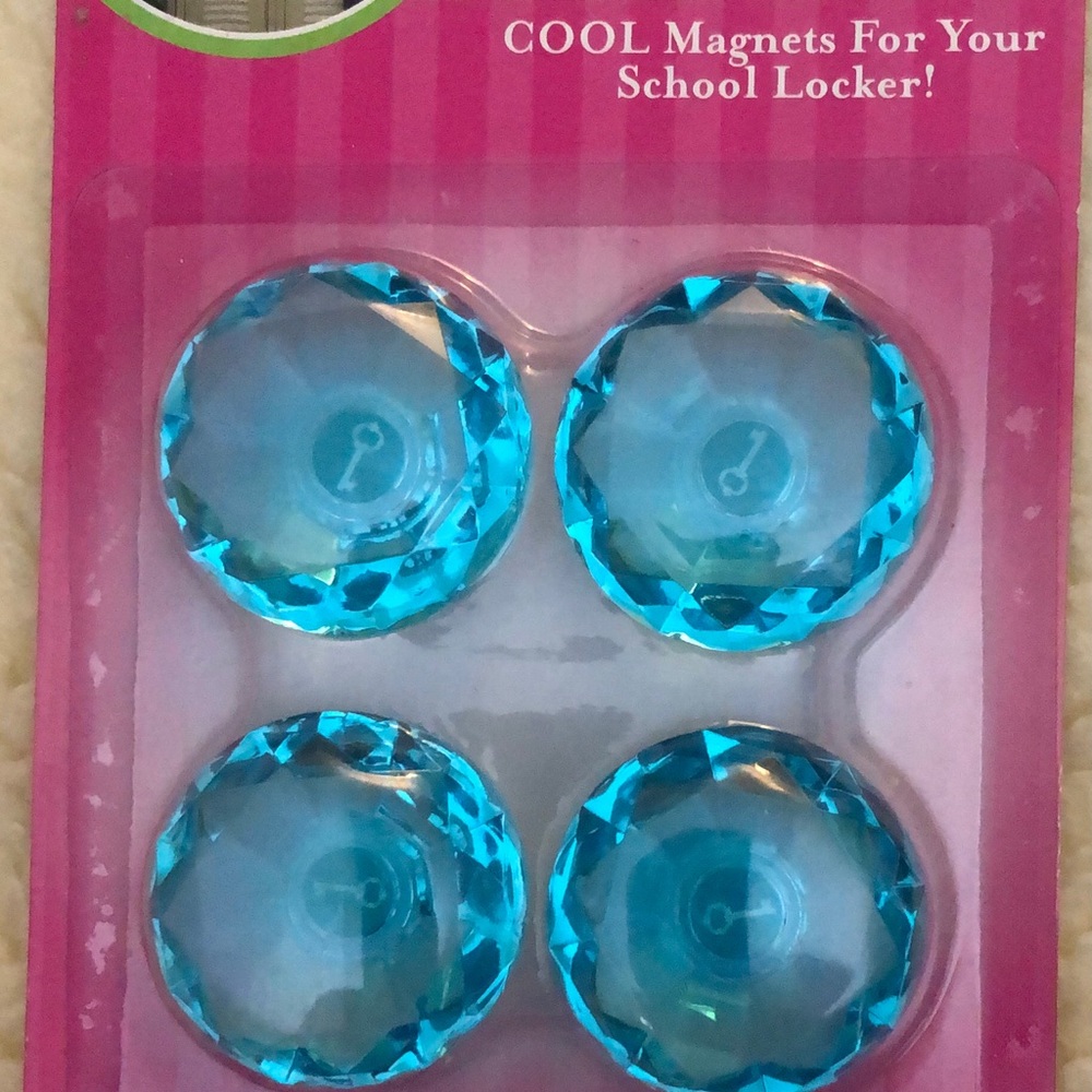 NWT Locker Lookz Limited 4Pc. Cool Magnets For Your School Locker!